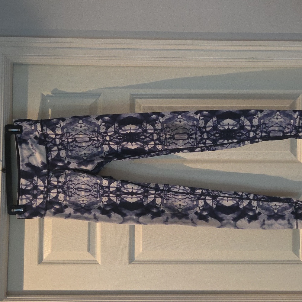 Lululemon Athletica leggings size 6